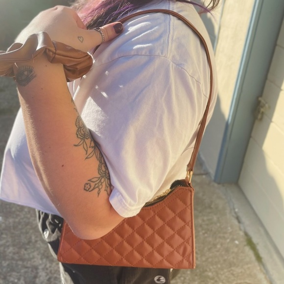 Caramel Shoulder bag - Picture 2 of 5